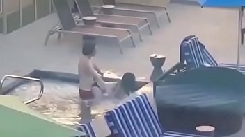 Flagras bbb17 sexo na piscina