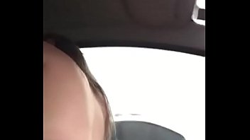 Video de sexo caseiro comendo a prima dentro do carro