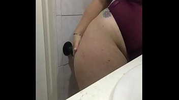 A amiga da mae fazendo um boquete sexo quente