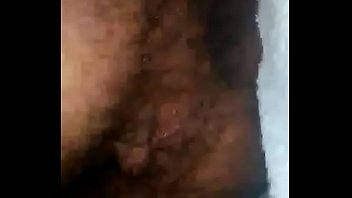 Homem de pau duro abraca mulhe sexo x video