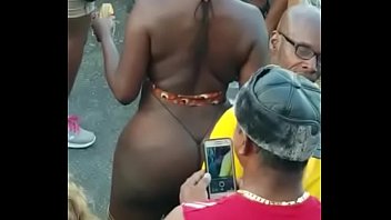 Big sexo no carnaval de rua