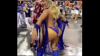 Ana paula minerato com roupa de carnaval sex