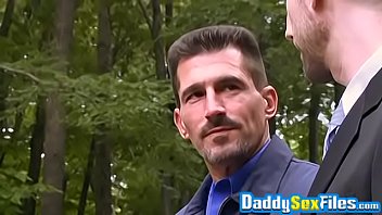 Sexo gay grandão daddy