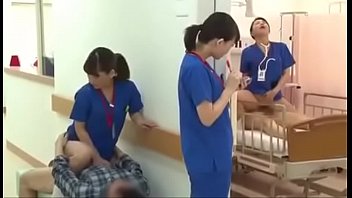 Medico com enfermeira com 2 medicos sexo