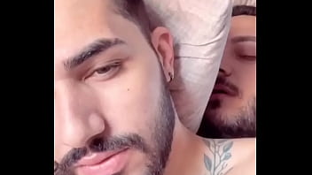 Sexo gay peludos gozou dentro