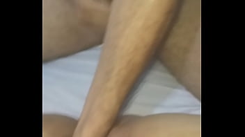 Videos de sexo com padrastro enfiando na xota da entiada