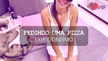 Sexo amador provocando entregadores