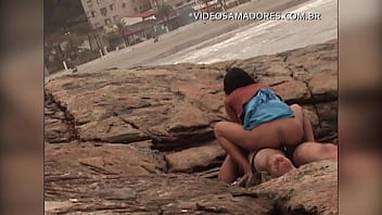 Casal flagrado fazendo sexo na torre