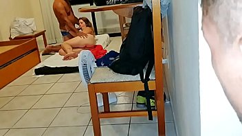 Alunos q foram pegos fazendo sexo escondido na escola