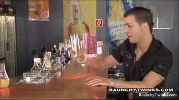 Xvideos gay sexo anal com barman