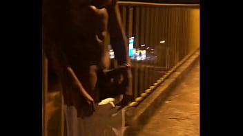 Sexo gay no meio da rua to nem ai