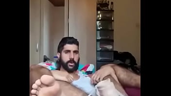 Sexo gay usando brinquedos sozinho no motel