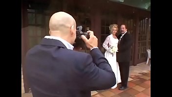 Noivo cancela casamento após vídeo da noiva fazendo sexo