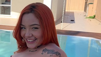 Novinha ruiva porno caseiro