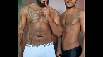 Sexo na sauna suruba gay