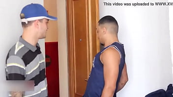 Sexo com gay vídeo com a fala em português