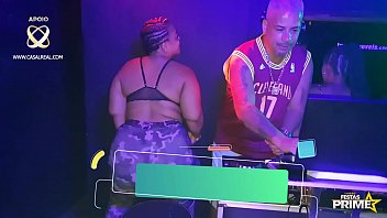 Sexo com dj na festa