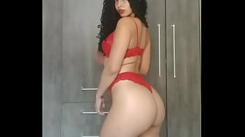 Sexo com novinha branquinha cacheada