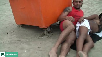 Flagrante de videos de sexo amadores na praia