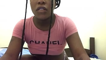 Faxineira negra gostosa fazendo sexo lesbico