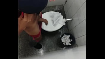 Videos de sexo gay espiando mijar banheiros