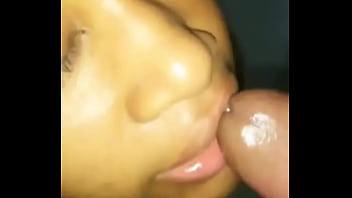 Sexo oral gozada na boca e engolindo porra