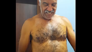 Sexo gay dotados peludos maduros decaucinha