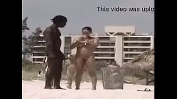 Sex em praia de nudismo