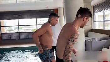 Comendo o amigo do filho porno gay amador