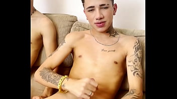 Kaio boy dotado sexo gay