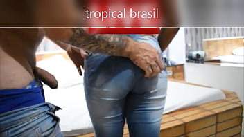 Como usar camisinha para fazer sexo oral