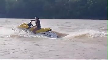 Role jet ski flagra sexo amador