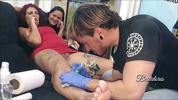 Caio na net mulher fazendo sexo com tatuador