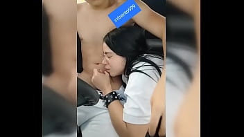 Menina faz seu irmão de 18 anos pagar sexo oralal