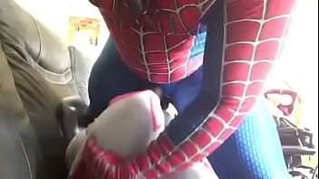 Capitã marvel fazendo sexo com homen aranha