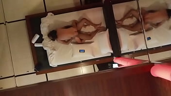 Camera escondida na casa de massagem porno lesbica video real
