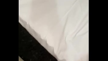 Sexo com novinha de calcinha dormindo