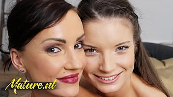 Mom lesbian hd sex video