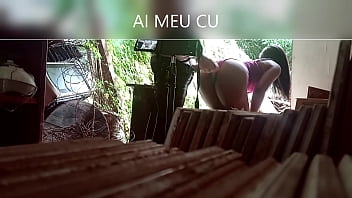 Mulher dando a buceta para o cavalo sexo grátis