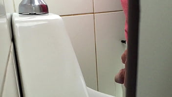 Sexo no banheiro do aeroporto de cumbica