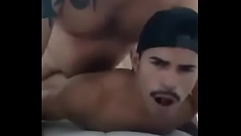 Sexo gay com parrudo falando sacanagem