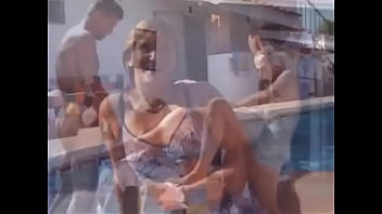 Videos de sexo a tres na piscina