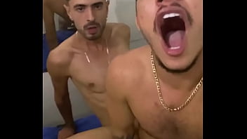 Sexo gay dotado massagem