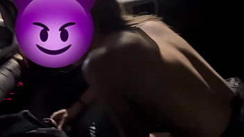 Pornox faz sexo na macha do carro