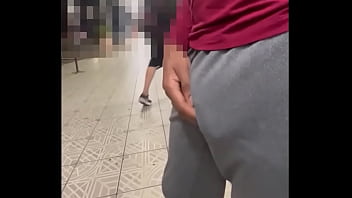 Sexo gay pegando novinho na rua