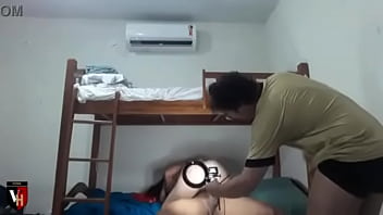 Braquinha de abelo preto no sexo anal