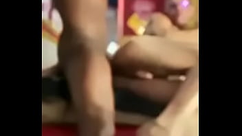 Sexo gay negao comendo o branquinho fumando um baseado