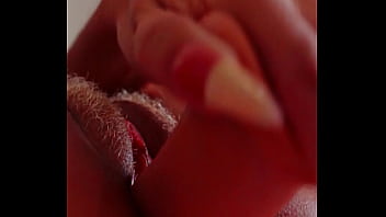 Brasileirinha novinha virgem fazendo muito sexo oral no visinho