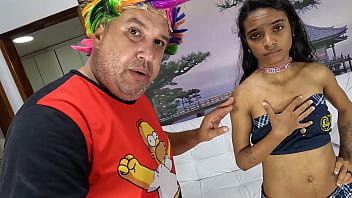 Sexo bandido invade mansao e come loirinha inocente