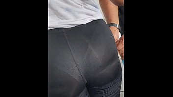 Sexo com instrutora da bunda empinada na academia